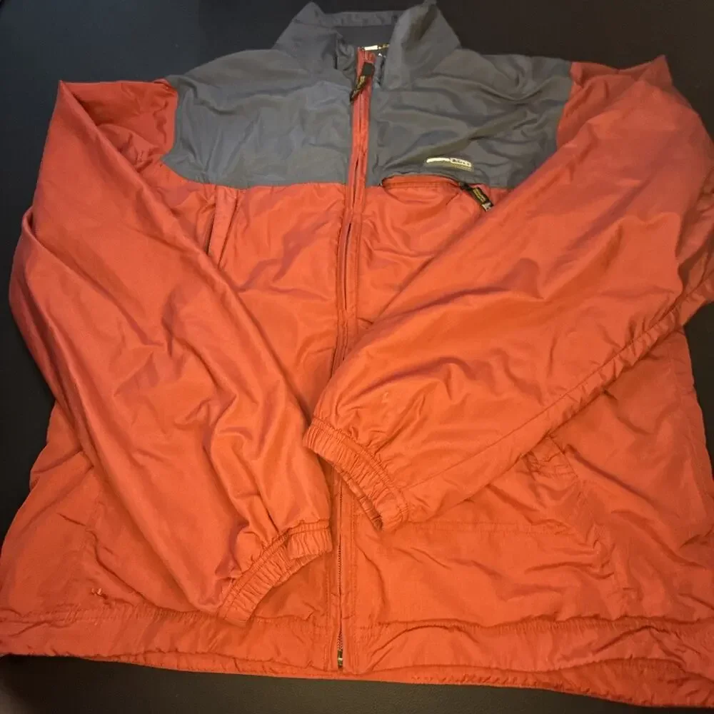REI Jacket Men's Medium Maroon Full Zip Lined Windbreaker Outdoors Pockets - Picture 1 of 8
